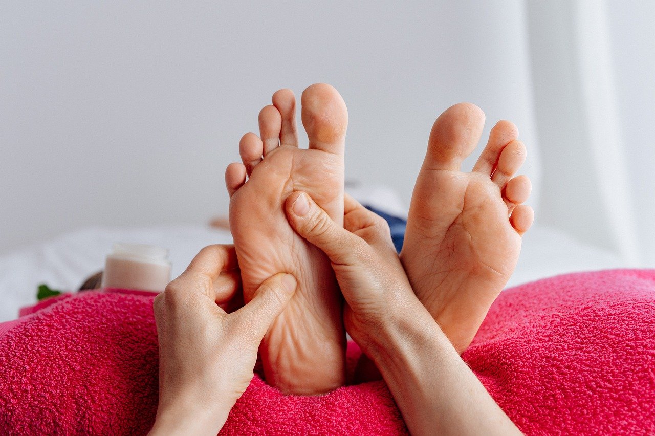 effective home remedies to cure your diabetic foot pain